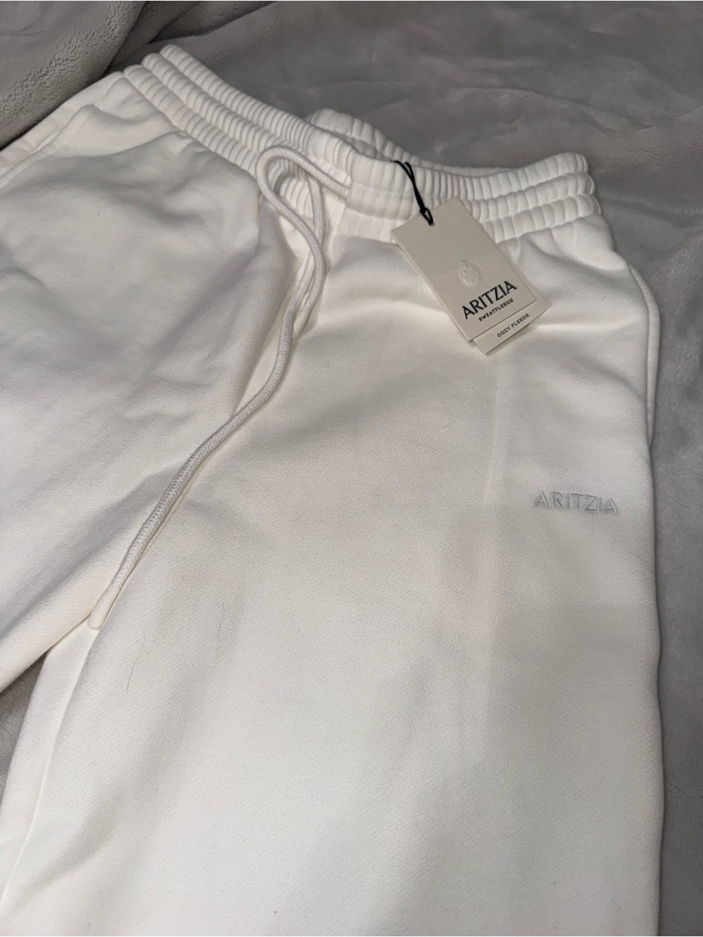 NEW WITH TAGS ARITZIA SWEATPANTS